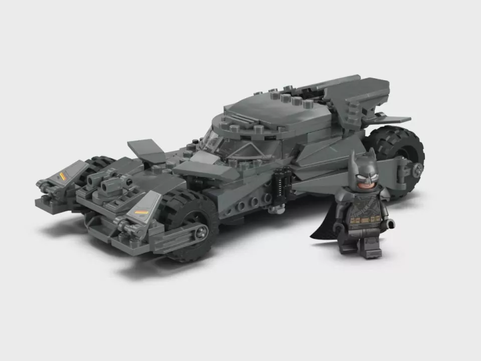 LEGO® Batmobil™ z filmu Batman v Superman™ 76331 - tantis.pl