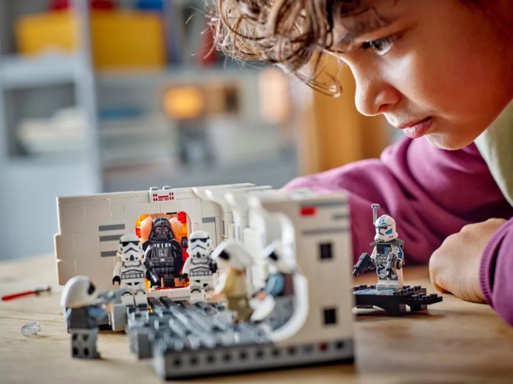 LEGO® Star Wars. Wejście na pokład statku kosmicznego Tantive IV™ 75387 - tantis.pl