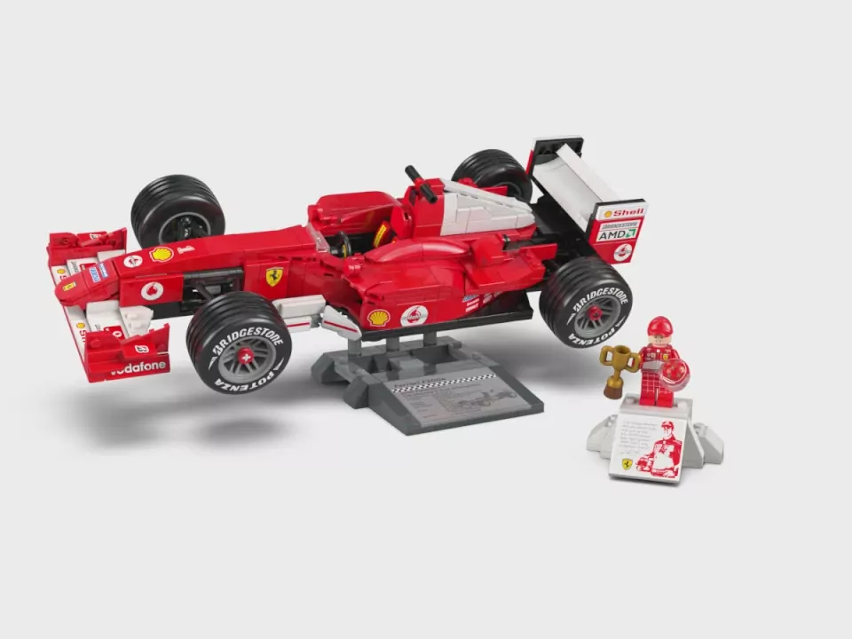 LEGO® Icons. Ferrari F2004 i Michael Schumacher 11375 - tantis.pl
