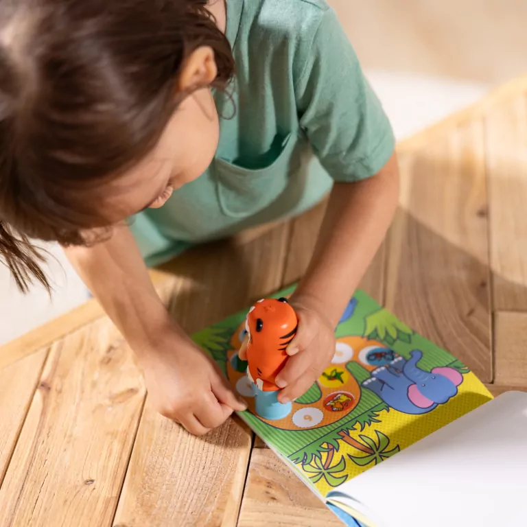 Mellisa&Doug: Świat Naklejek - Tygrysek - tantis.pl