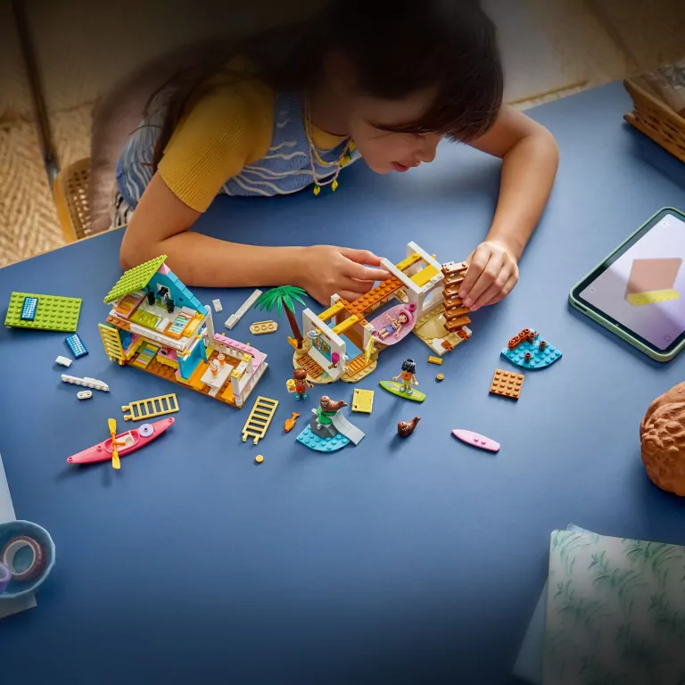 LEGO® Friends.  Domek na plaży z fokami 42699 - tantis.pl