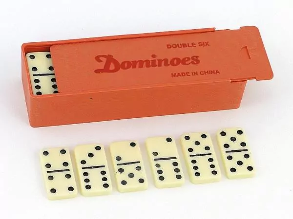 Domino w plastikowym pudełku - tantis.pl