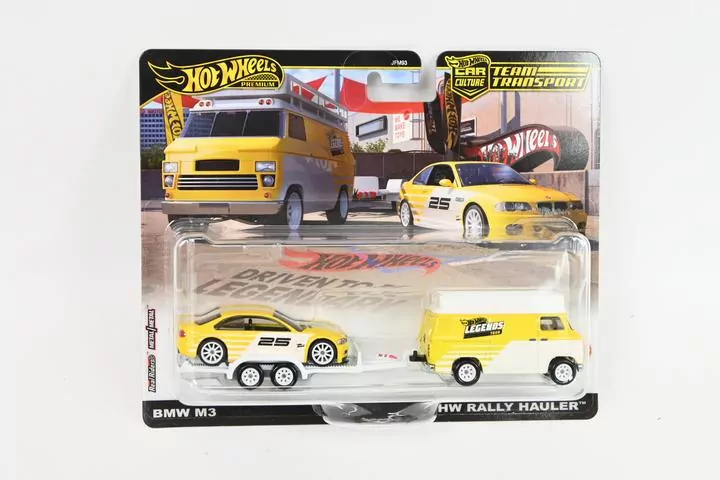 Hot Wheels Premium Legends Team Transport - tantis.pl