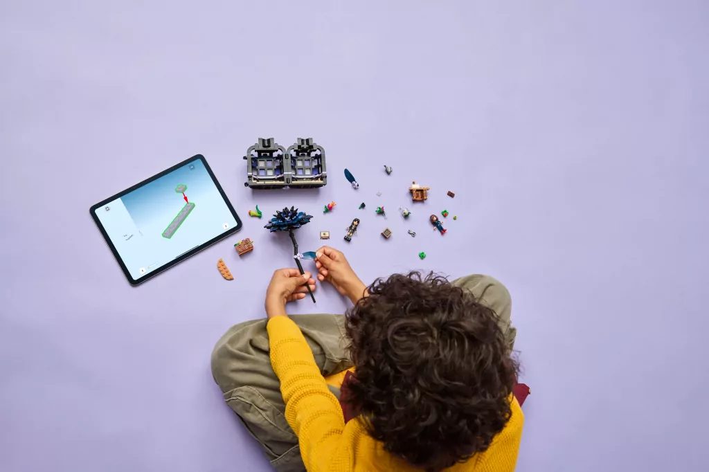 LEGO® Kwiat czarnej dalii 76784 - tantis.pl