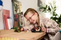 LEGO® Jurassic World. Ucieczka terenówką przed raptorem 76972 - tantis.pl