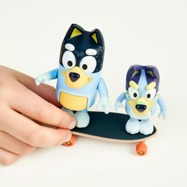 Bluey. Jazda na deskorolce - tantis.pl