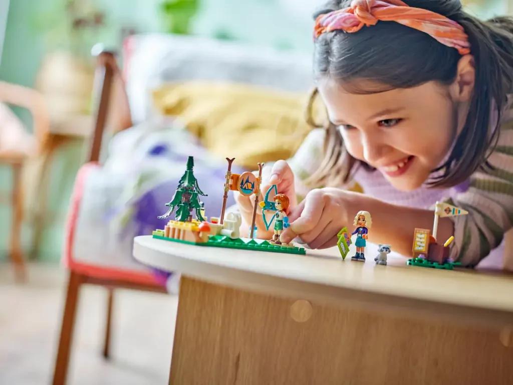 LEGO® Friends. Strzelnica na letnim obozie łuczniczym. 42622 - tantis.pl