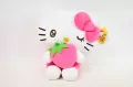 Hello Kitty Macedonia - plusz Truskawka 32cm - tantis.pl