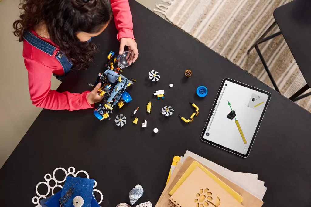 LEGO® Badawcza łódź podwodna 42201 - tantis.pl