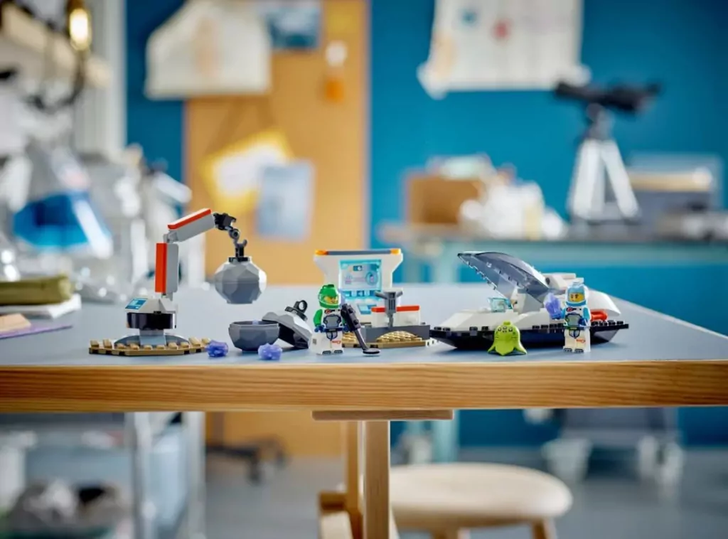 LEGO® City. Statek kosmiczny i odkrywanie asteroidy 60429 - tantis.pl