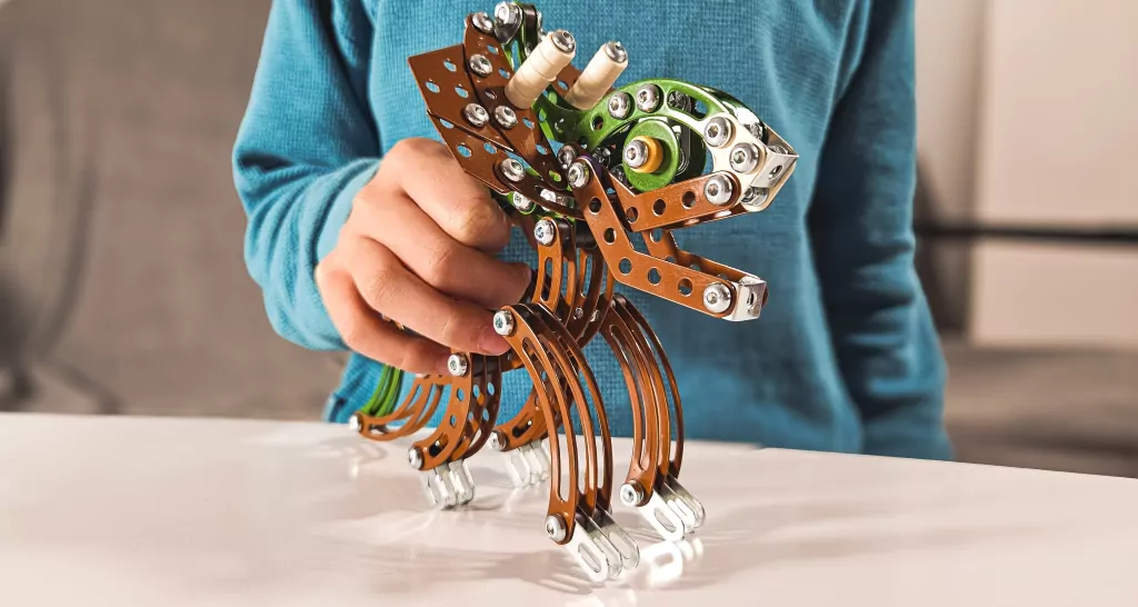 Mały Konstruktor. Dinozaur Triceratops - tantis.pl