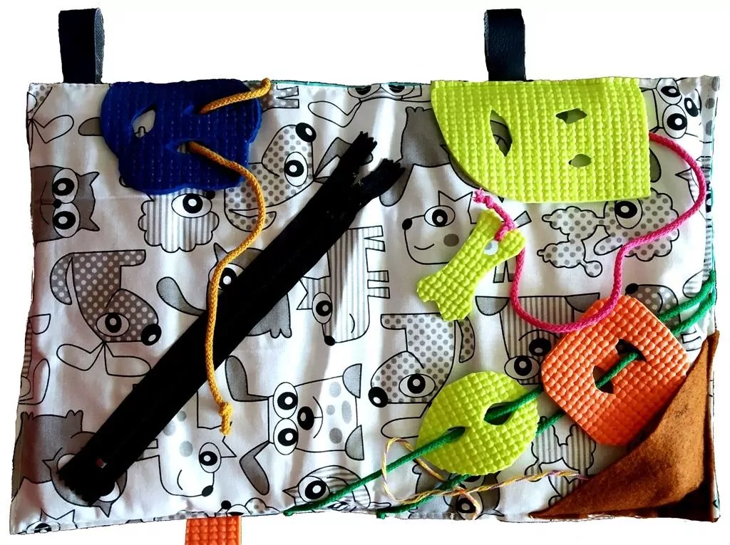 Książeczka sensoryczno-manipulacyjna - tantis.pl