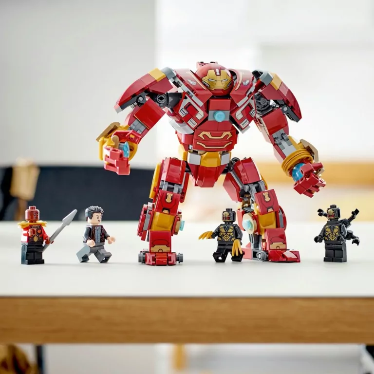 LEGO® Super Heroes Marvel. Hulkbuster bitwa o Wakandę 76247 - tantis.pl
