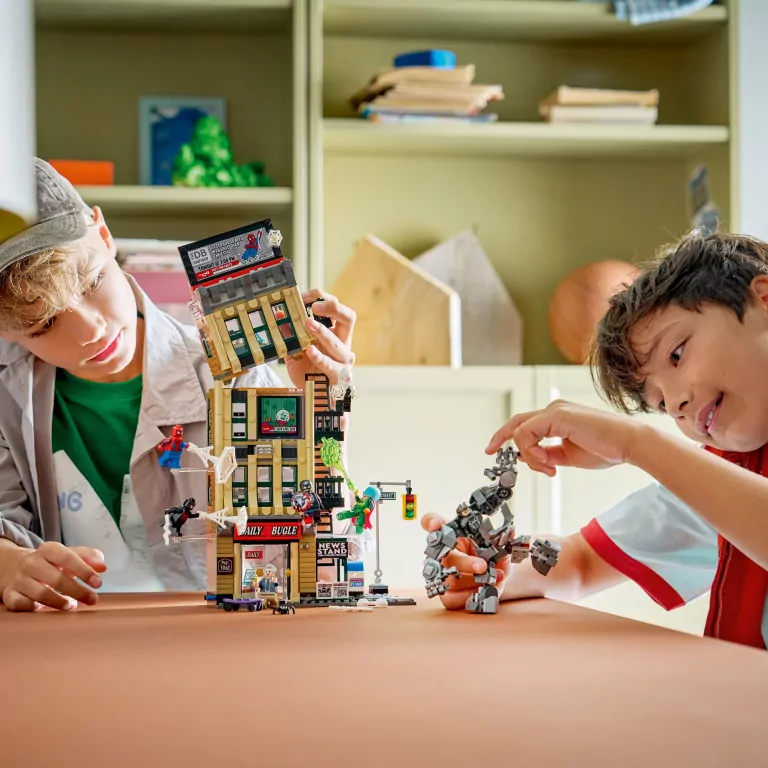 LEGO® Marvel.  Spider-Man kontra Mysteri 76342 - tantis.pl