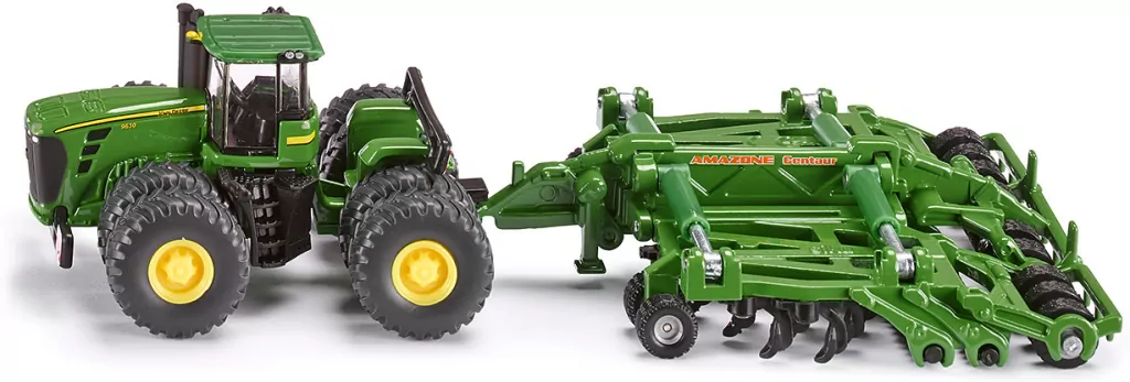 Traktor z rozrzutnikiem. John Deere - tantis.pl
