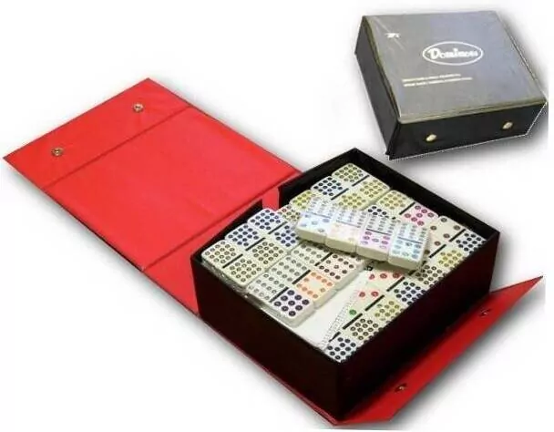 Domino kolorowe w etui. 136 sztuk - tantis.pl