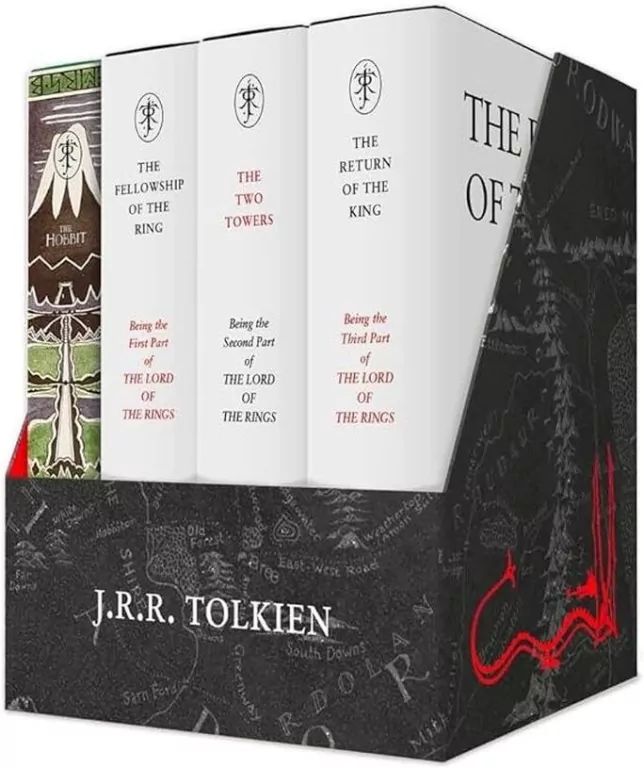 The Hobbit & The Lord of the Rings Gift Set: A Middle-earth Treasury: J. R. R. Tolkien (Pocket versions- Boxed) - tantis.pl