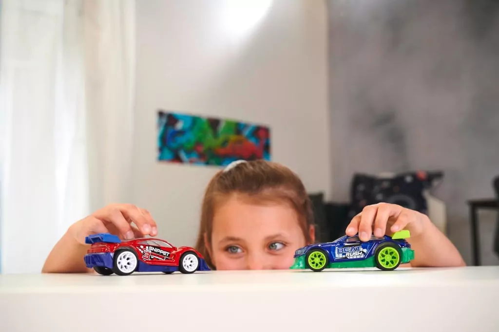 Pojazd Streets Beatz Midnight Racer 14cm - tantis.pl