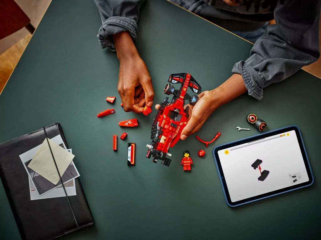 LEGO® Bolid F1® Ferrari SF-24 77242 - tantis.pl