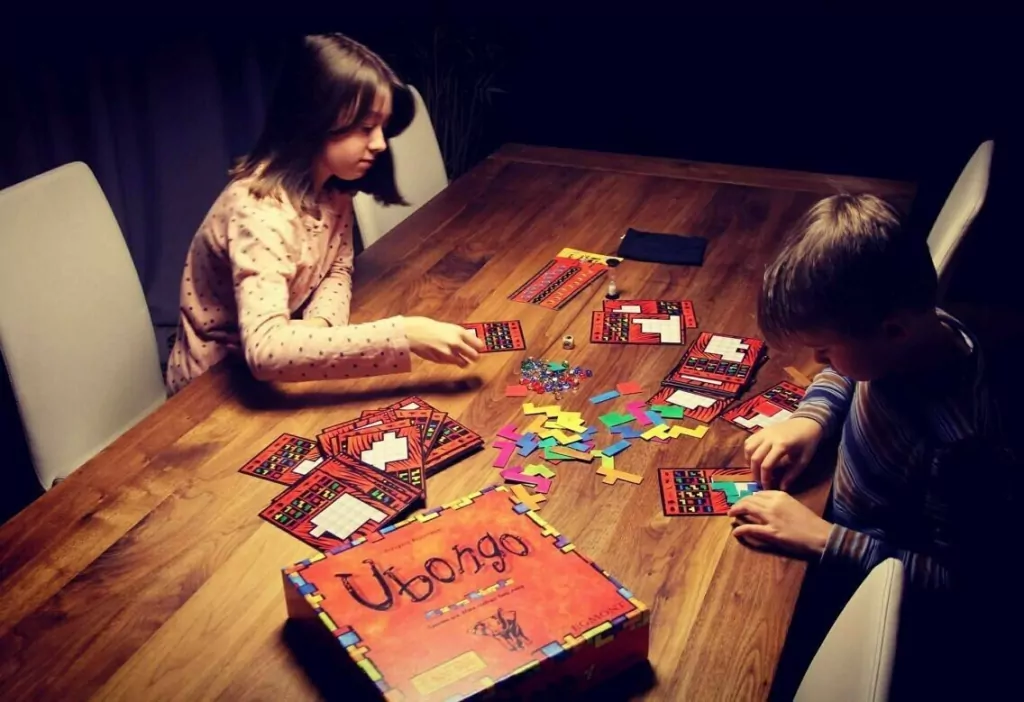 Ubongo. Szalona gra, która rozkręci twój mózg - tantis.pl