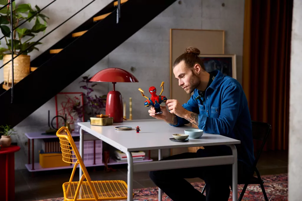 LEGO® Popiersie Iron Spider-Mana 76326 - tantis.pl