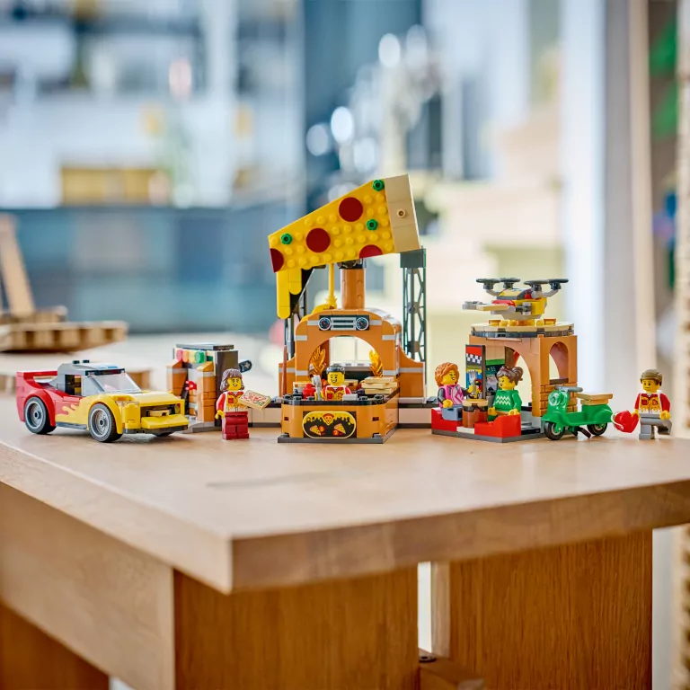 LEGO® Dostawa pizzy z pojazdami 60496 - tantis.pl