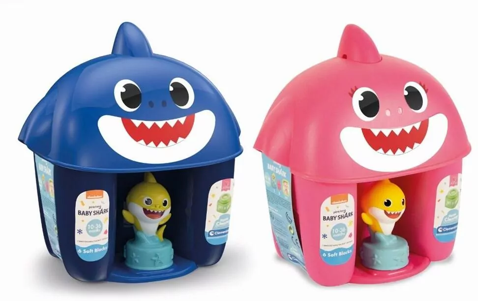 Clemmy Wiaderko z figurką. Baby Shark - tantis.pl
