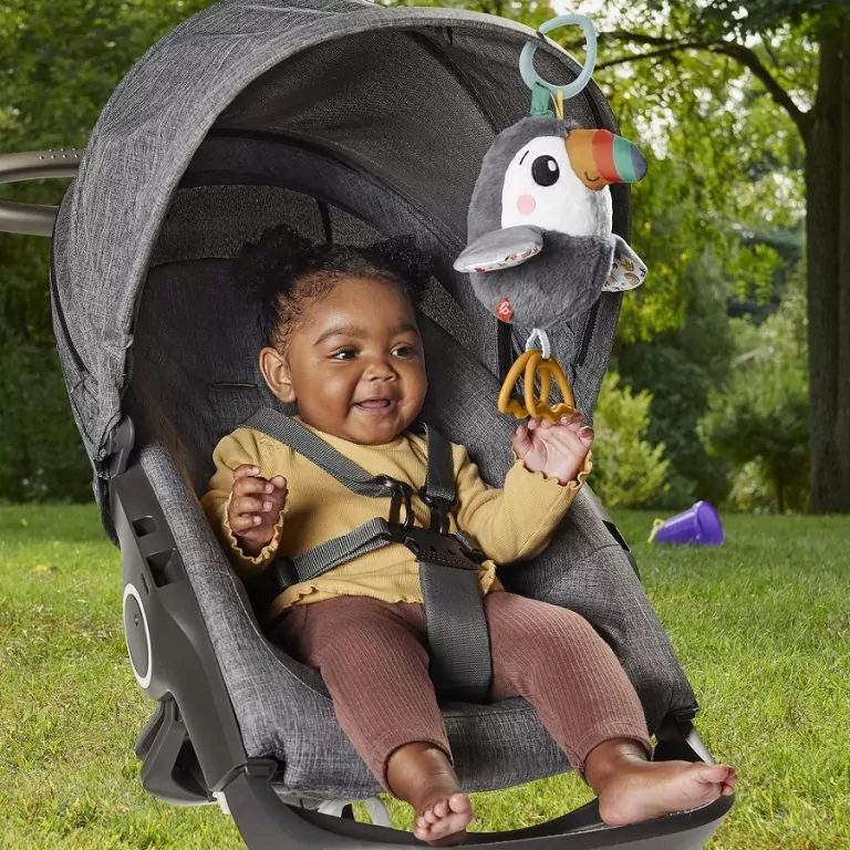 Fisher Price. Zawieszka trzepoczący tukan - tantis.pl