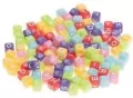 Koraliki akrylowe alfabet 6x6mm 20g - tantis.pl