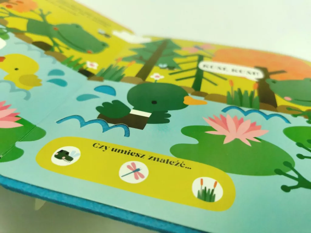 W lesie. Akademia Mądrego Dziecka. Poznaję dotykiem. Zabawa w szukaj i znajdź - tantis.pl