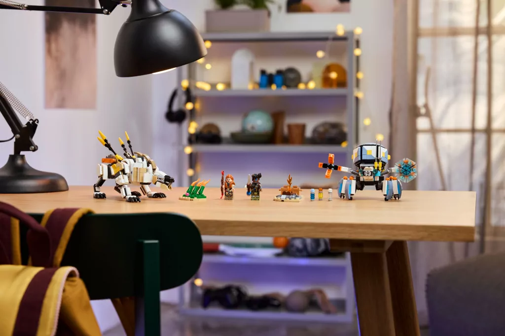 LEGO® Aloy i Varl kontra krabołaz i piłoząb 77037 - tantis.pl