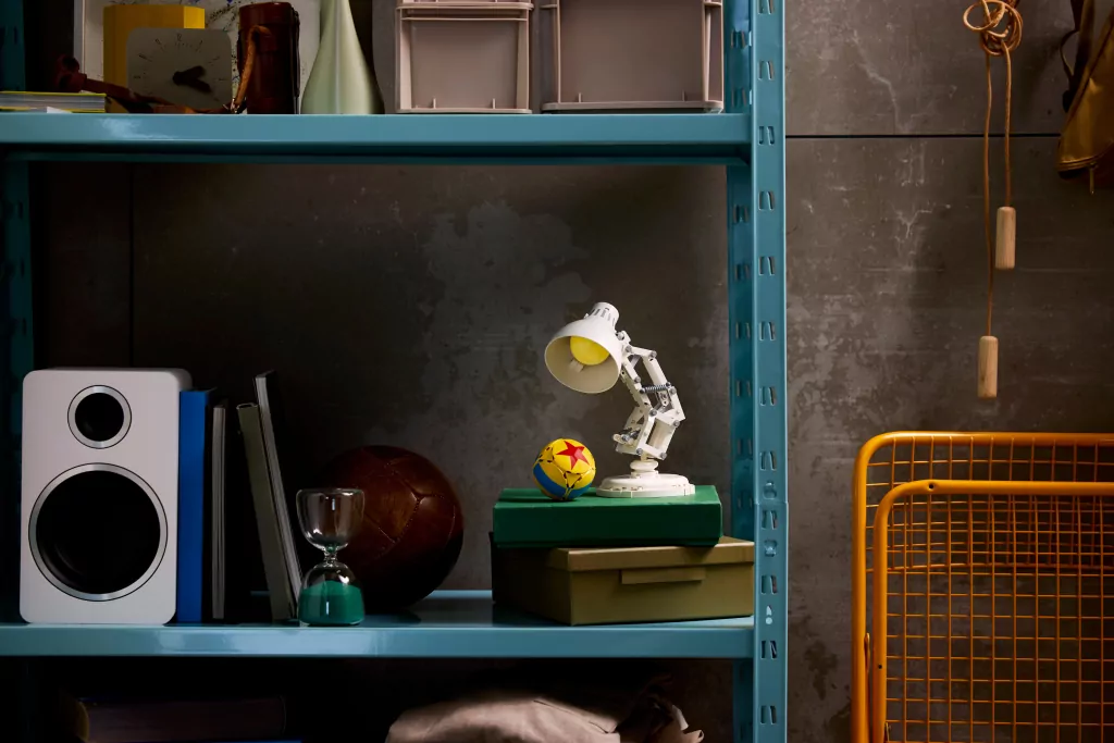 LEGO® Ideals. Disney Pixar Luxo Jr. 21357 - tantis.pl