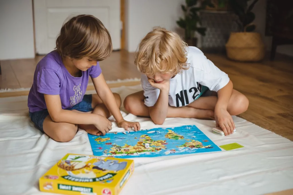 Świat zwierząt. Edukacyjna gra karciana - tantis.pl