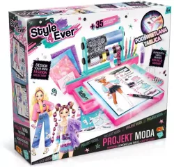 Projekt Moda. Pracownia z podświetlaną tablicą