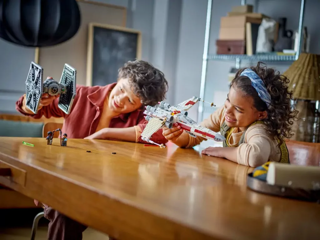 LEGO® Star Wars. Hybryda TIE Fightera i X-Winga 75393 - tantis.pl