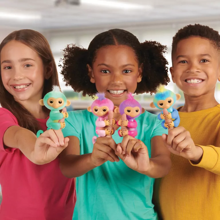 Małpka Fingerlings Leo niebieska - tantis.pl