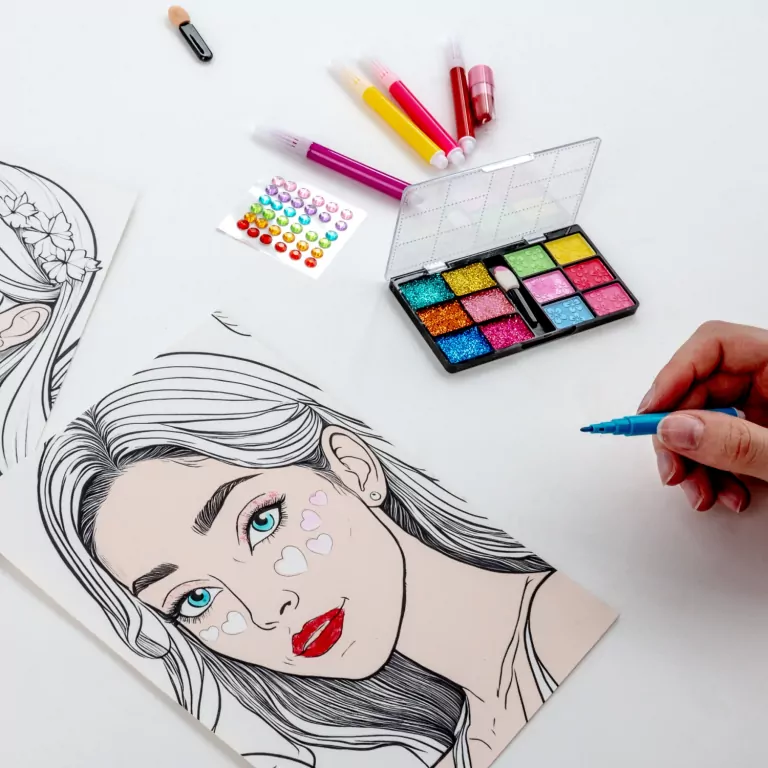 Kolorowanka plansze make-up KIDEA - tantis.pl