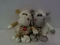 Owca z szalikiem w kwiatki 15cm. Mix - tantis.pl