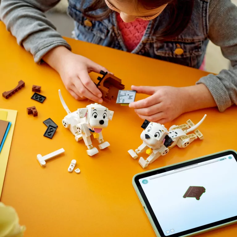 LEGO® Disney. 101 dalmatyńczyków — Szczeniaczki Szczęściarz i Penny 43271 - tantis.pl