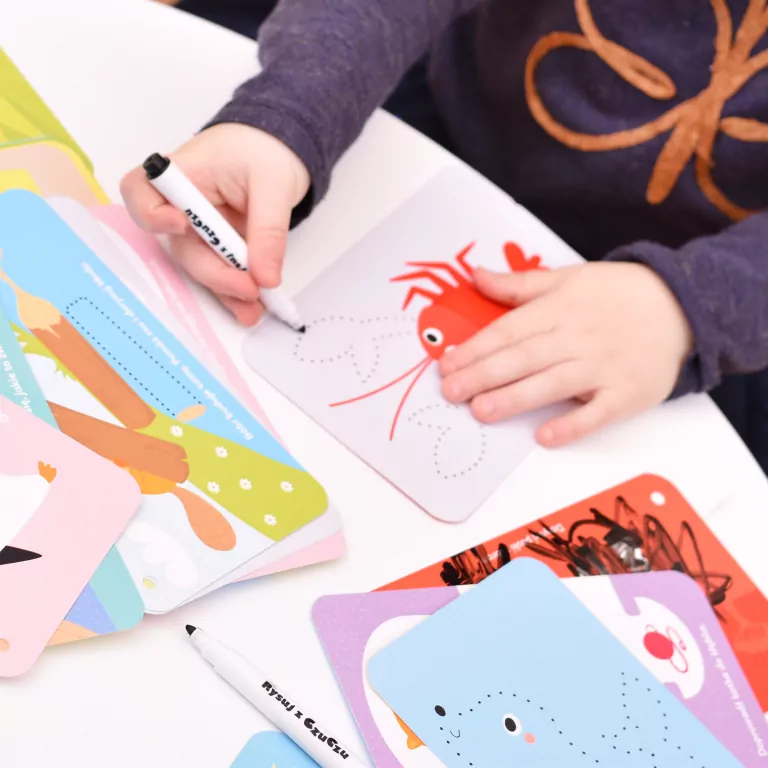 CzuCzu. Zwierzątka. Zabawy kreatywne z pisakiem zmazywakiem 3+ - tantis.pl