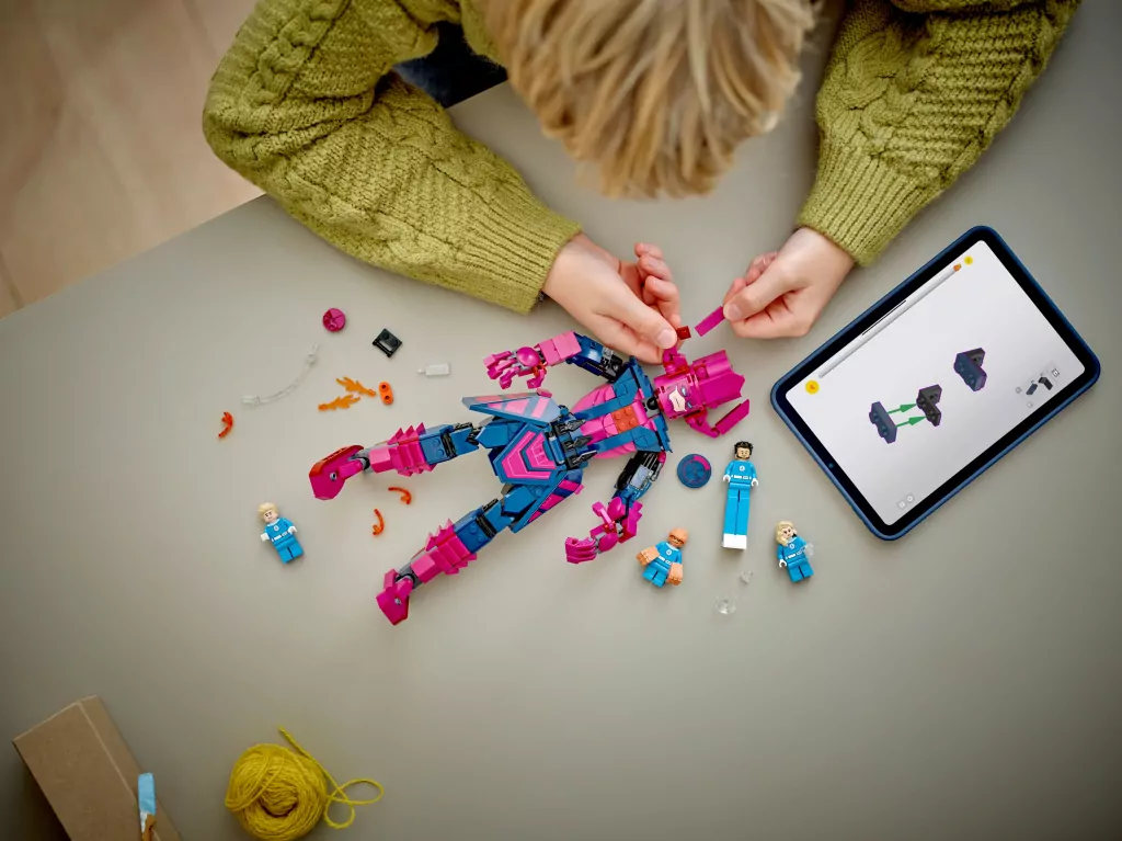 LEGO® Figurka Fantastycznej Czwórki kontra Galactus 76316 - tantis.pl