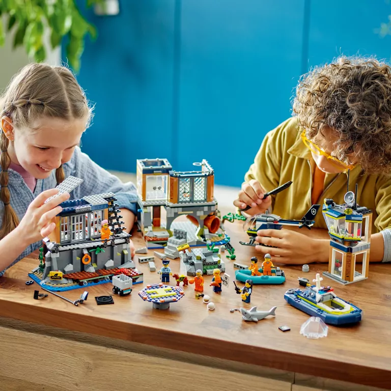 LEGO® City. Policja z Więziennej Wyspy 60419 - tantis.pl