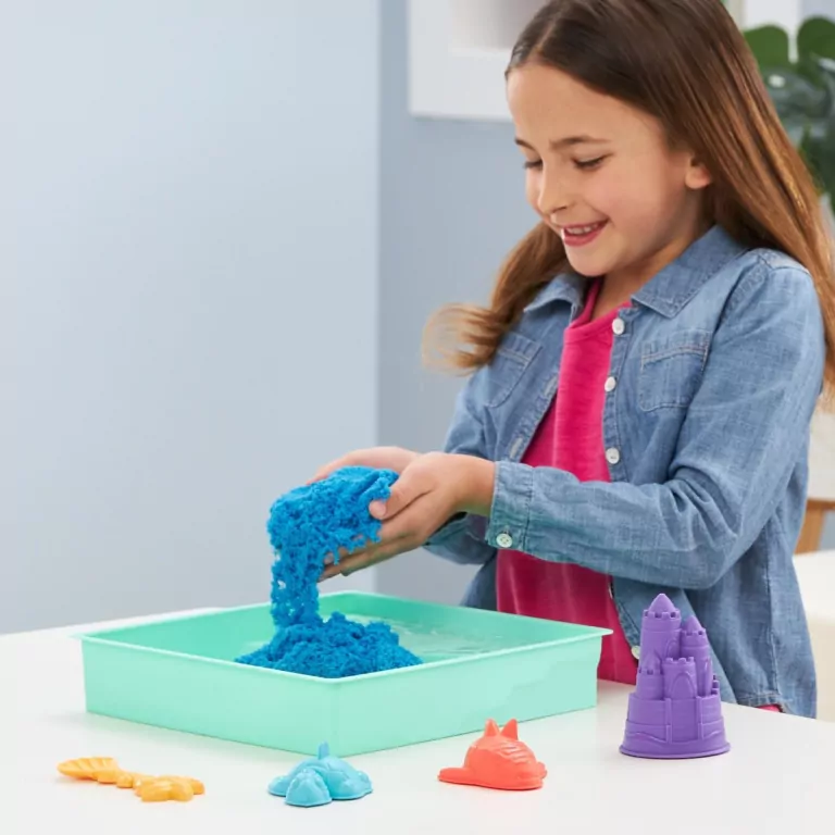 Piasek kinetyczny Kinetic Sand. Piaskownica - tantis.pl