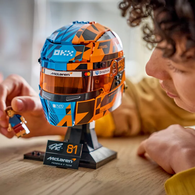 LEGO® Kask Oscar Piastri McLaren Mastercard F1® Team 43017 - tantis.pl