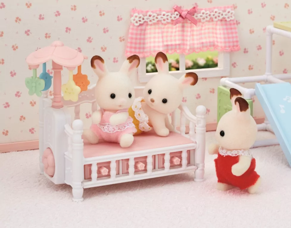 Sylvanian Families. Łóżeczko z karuzelą 5534 p6 - tantis.pl