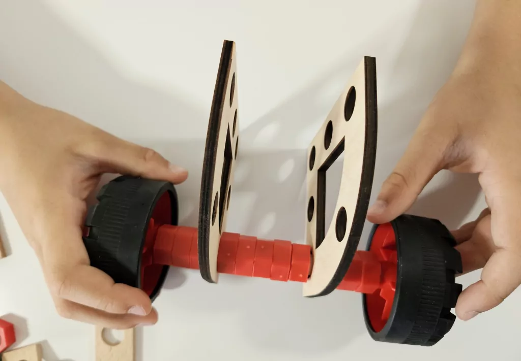 Mały Konstruktor Junior. 150 elementów - tantis.pl