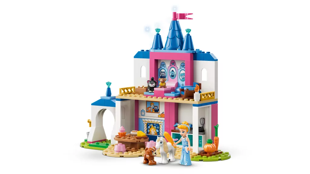 LEGO® Zamek Kopciuszka i jej zwierzęcych przyjaciół 43283 - tantis.pl