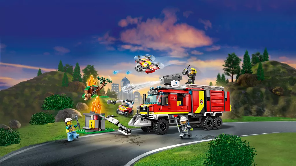 LEGO® City Fire. Terenowy pojazd straży pożarnej. 60374 - tantis.pl