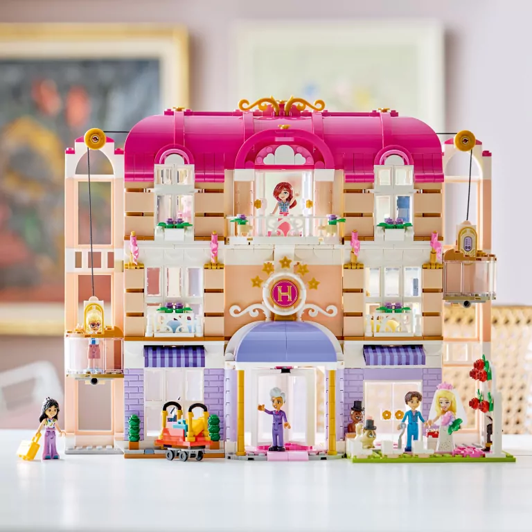 LEGO® Grand Hotel w mieście Heartlake 42704 - tantis.pl