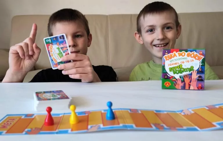 Ręka do góry! Quiz dla każdego. Zgadnij co to za superbohater - tantis.pl